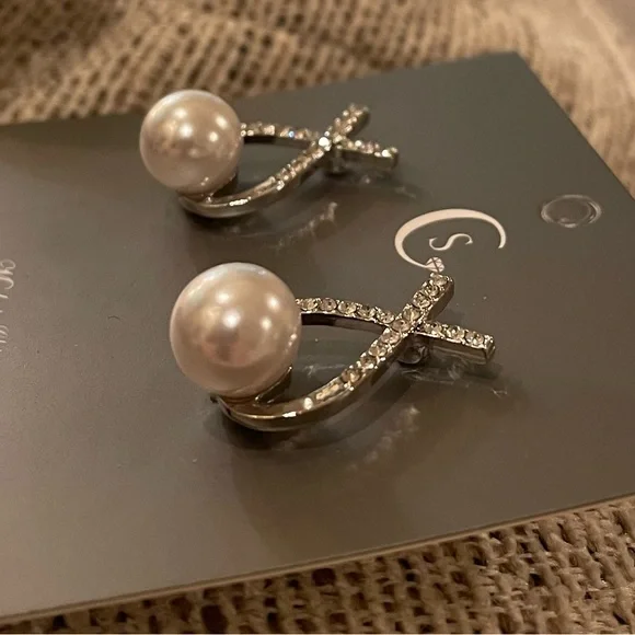 Earrings, Drop Faux Pearl & Rhinestones, BRAND NEW! - Picture 4 of 4